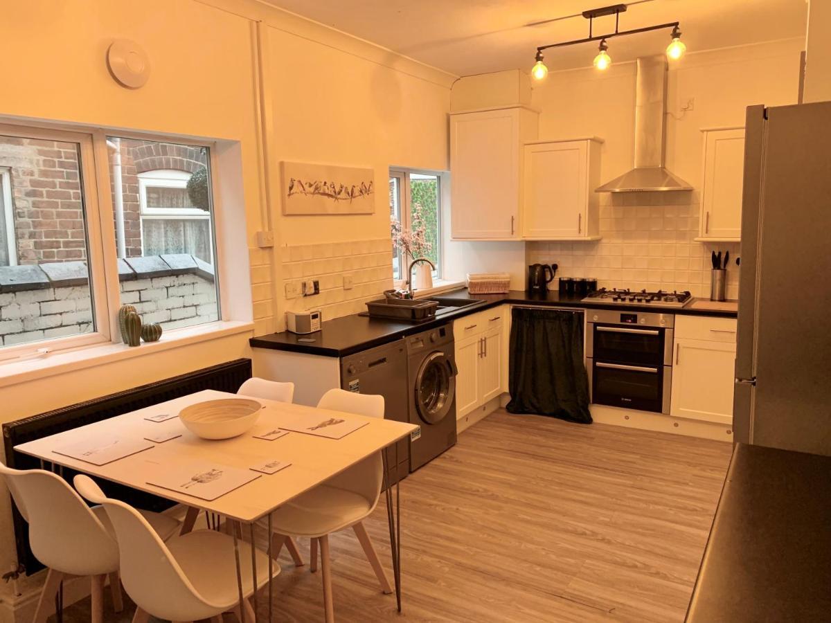 Stamer House By Yourstays, Stylish Quirky House, With 4 Double Bedrooms, Book Now! Stoke-on-Trent Екстер'єр фото