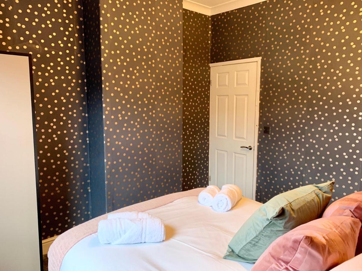 Stamer House By Yourstays, Stylish Quirky House, With 4 Double Bedrooms, Book Now! Stoke-on-Trent Екстер'єр фото