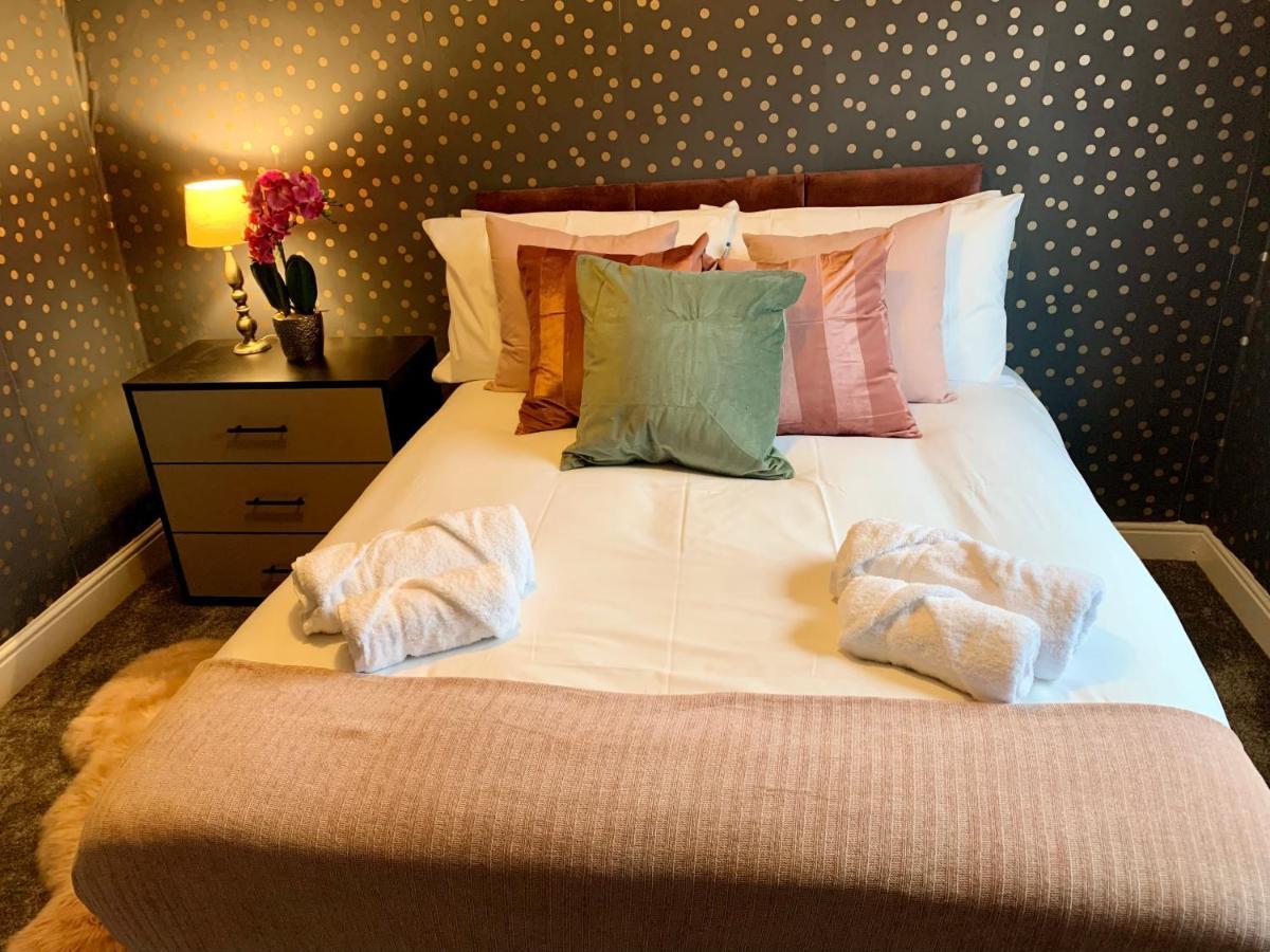 Stamer House By Yourstays, Stylish Quirky House, With 4 Double Bedrooms, Book Now! Stoke-on-Trent Екстер'єр фото